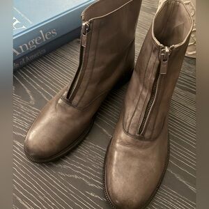 Frye Gray Kelly Zip Front Ankle Boots Size 9.5M